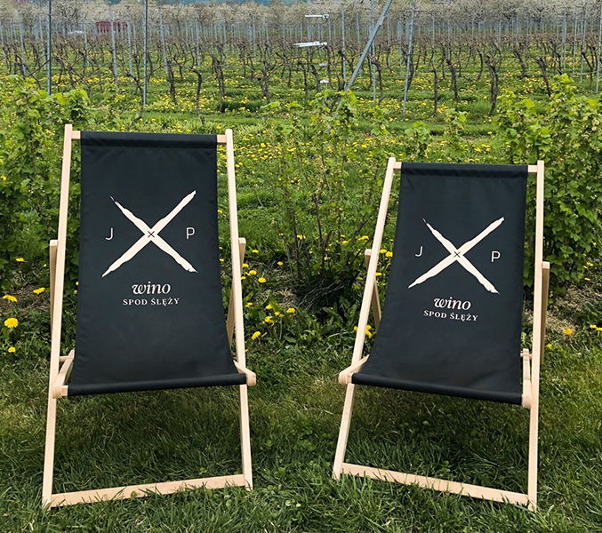 Chaise longue avec logo